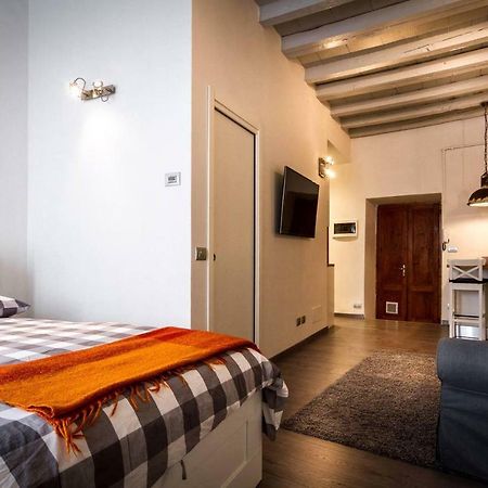 Joivy Chic Studio In Como Centre Appartement Buitenkant foto